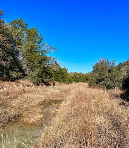 10324 Fm 530, Hallettsville, TX 77964