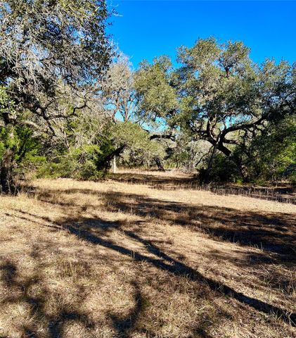 10324 Fm 530, Hallettsville, TX 77964