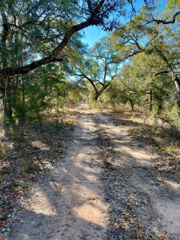 10324 Fm 530, Hallettsville, TX 77964