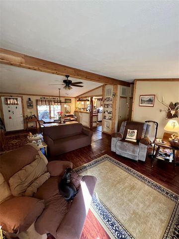 10324 Fm 530, Hallettsville, TX 77964