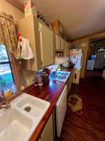 10324 Fm 530, Hallettsville, TX 77964