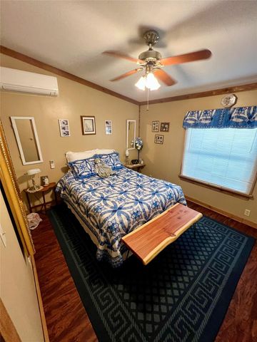 10324 Fm 530, Hallettsville, TX 77964