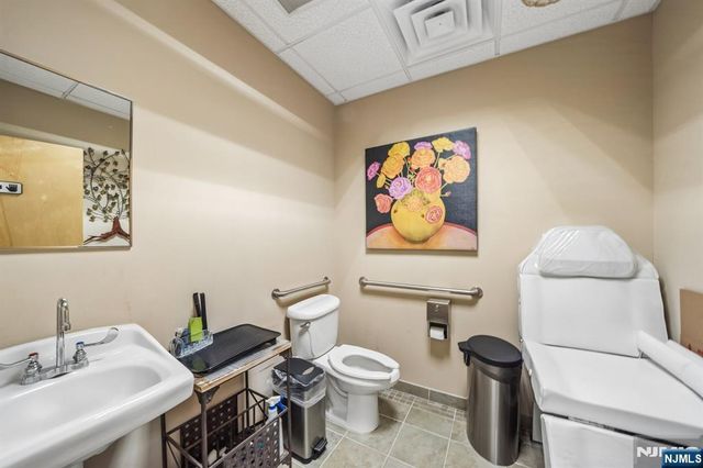 520 Sylvan Avenue, Englewood Cliffs, NJ 07632