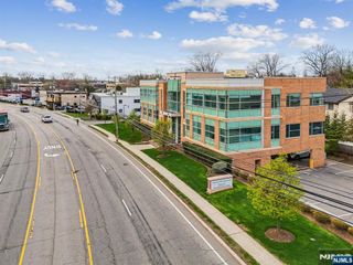 520 Sylvan Avenue, Englewood Cliffs, NJ 07632