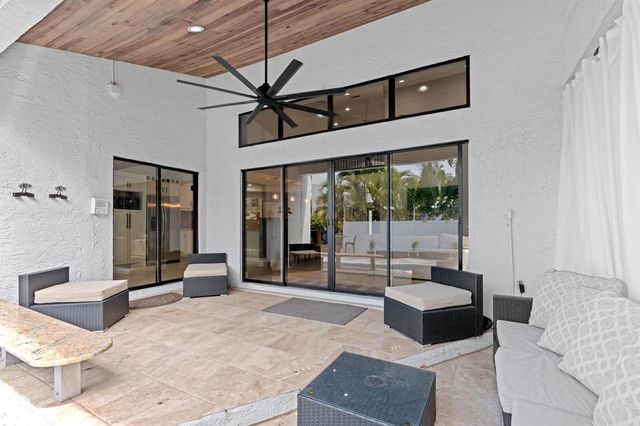 1050 Brooks Lane, Delray Beach, FL 33483