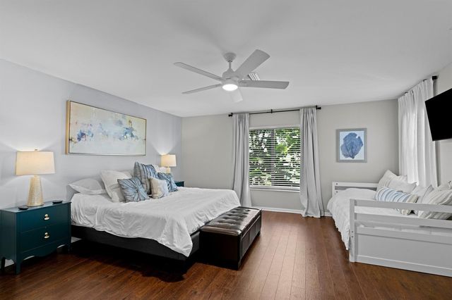 1050 Brooks Lane, Delray Beach, FL 33483