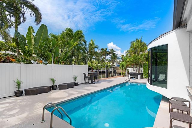 1050 Brooks Lane, Delray Beach, FL 33483