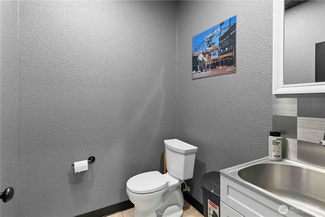 1507 S Scheuber Road, Centralia, WA 98531
