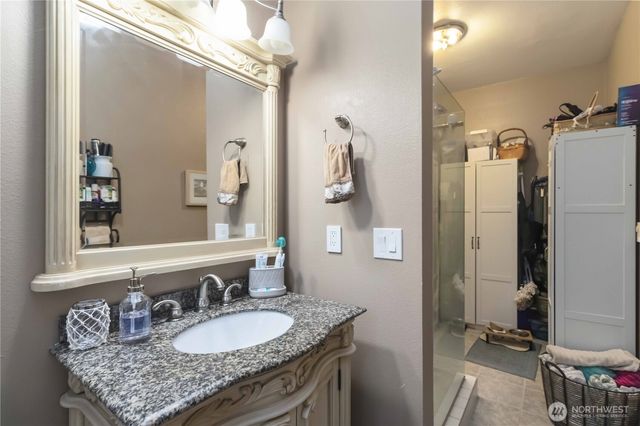 1507 S Scheuber Road, Centralia, WA 98531