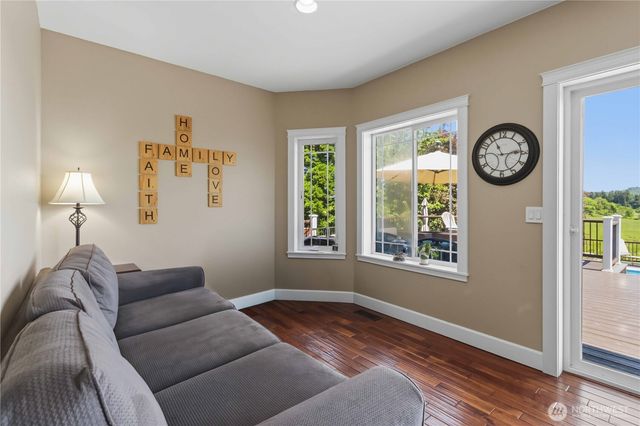 1507 S Scheuber Road, Centralia, WA 98531