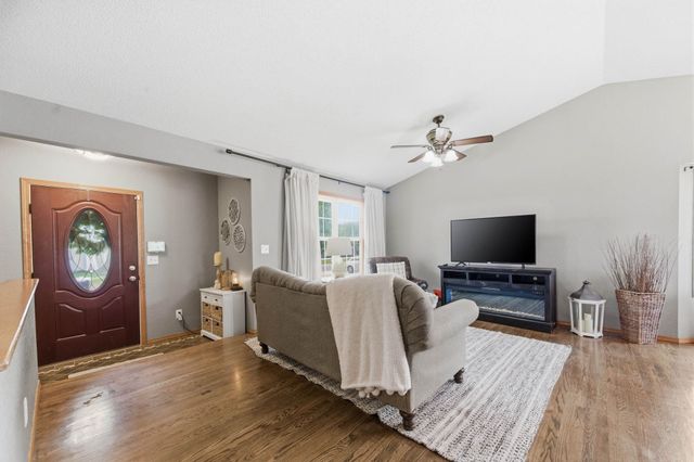 849 S Sunset Cir, Andover, KS 67002