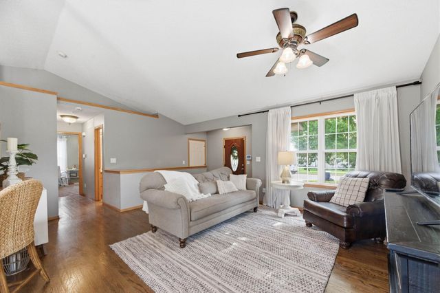 849 S Sunset Cir, Andover, KS 67002