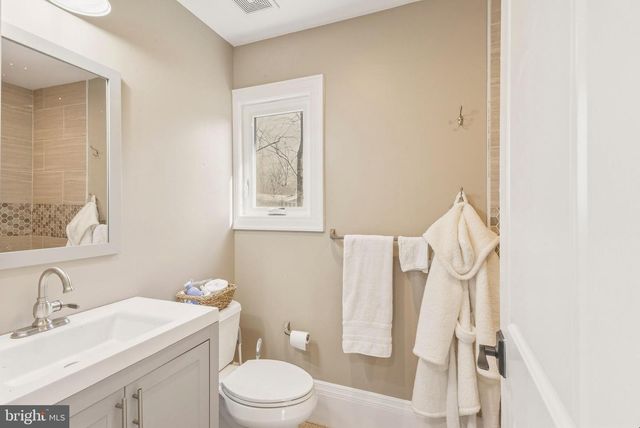 50 FAIRVIEW RD, Penn Valley, PA 19072