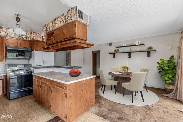 11270 N Ventura Avenue, Ojai, CA 93023