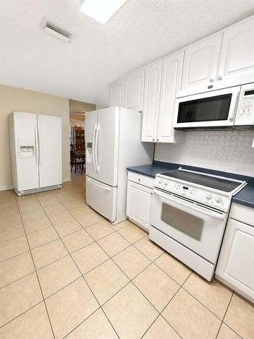 5405 1ST STREET NE, St Petersburg, FL 33703