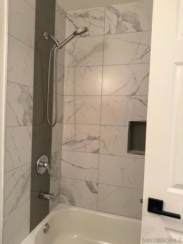 3516 Las Vegas Dr, Oceanside, CA 92054