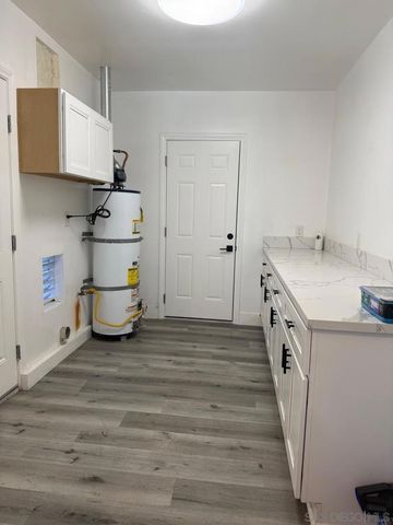 3516 Las Vegas Dr, Oceanside, CA 92054