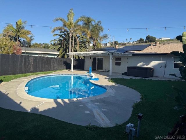 3516 Las Vegas Dr, Oceanside, CA 92054