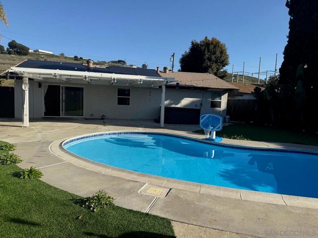 3516 Las Vegas Dr, Oceanside, CA 92054