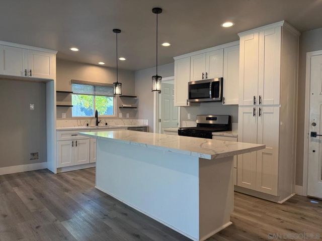 3516 Las Vegas Dr, Oceanside, CA 92054