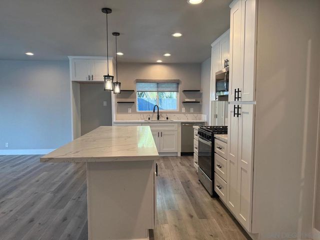 3516 Las Vegas Dr, Oceanside, CA 92054