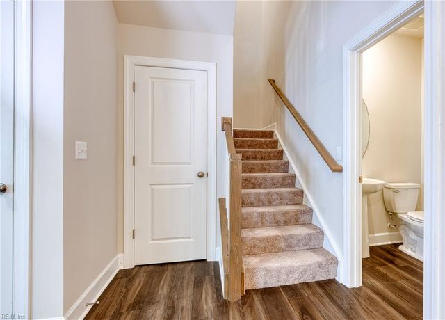 5244 Twilight CT, Toano, VA 23168