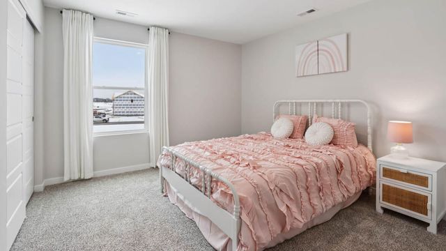 153 Cressmoor Boulevard, Hobart, IN 46342
