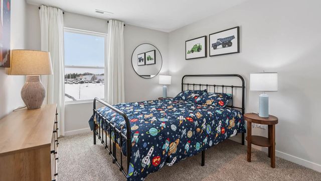 153 Cressmoor Boulevard, Hobart, IN 46342