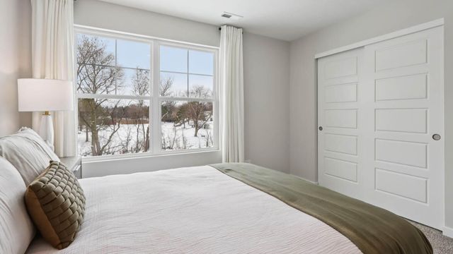 153 Cressmoor Boulevard, Hobart, IN 46342