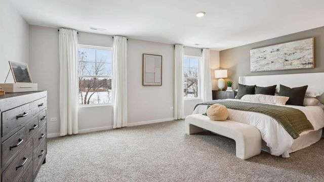153 Cressmoor Boulevard, Hobart, IN 46342