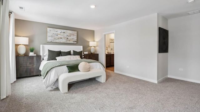 153 Cressmoor Boulevard, Hobart, IN 46342