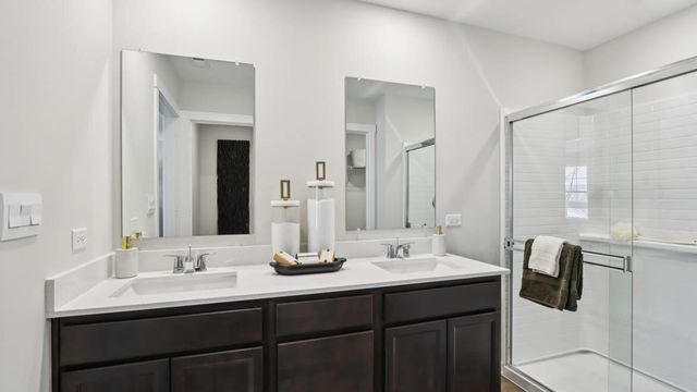 153 Cressmoor Boulevard, Hobart, IN 46342