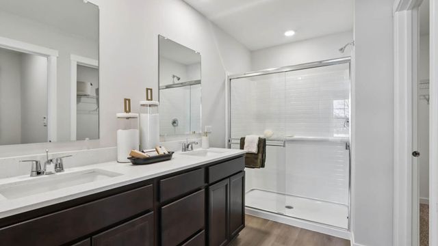 153 Cressmoor Boulevard, Hobart, IN 46342