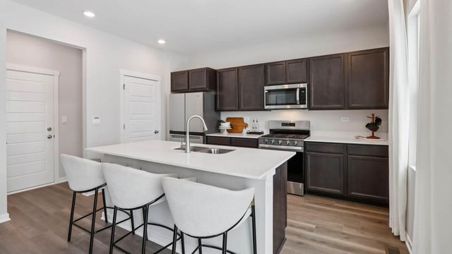 153 Cressmoor Boulevard, Hobart, IN 46342
