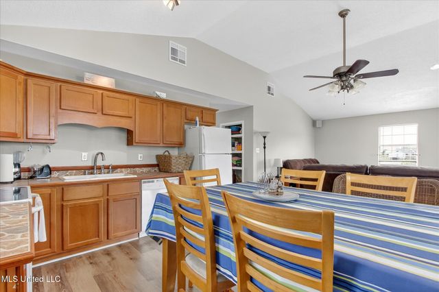 4031 Bank Street, Bay Saint Louis, MS 39520
