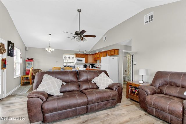 4031 Bank Street, Bay Saint Louis, MS 39520