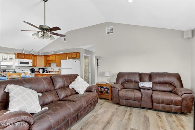4031 Bank Street, Bay Saint Louis, MS 39520