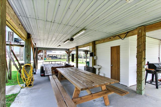 4031 Bank Street, Bay Saint Louis, MS 39520
