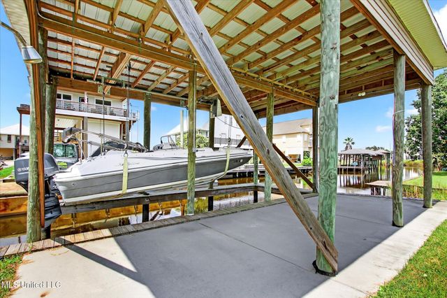 4031 Bank Street, Bay Saint Louis, MS 39520
