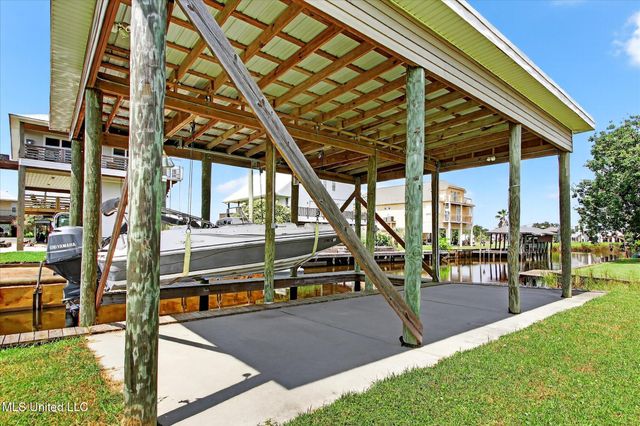 4031 Bank Street, Bay Saint Louis, MS 39520