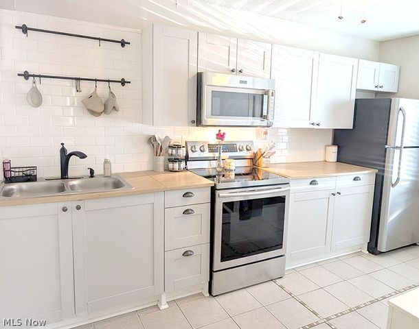 7046 Southern Boulevard, Youngstown, OH 44512