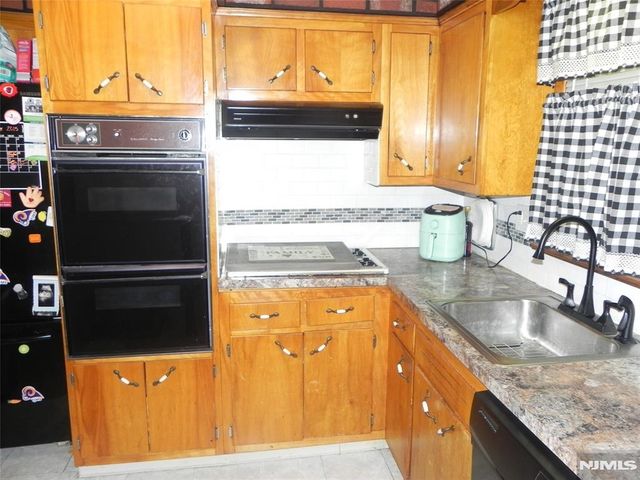 20 SEILER CT, Little Ferry, NJ 07643