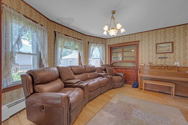 251 Boutelle St, Fitchburg, MA 01420