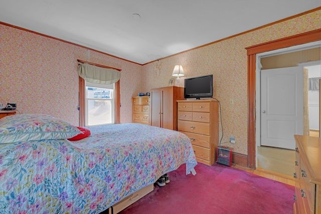 251 Boutelle St, Fitchburg, MA 01420