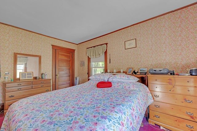 251 Boutelle St, Fitchburg, MA 01420