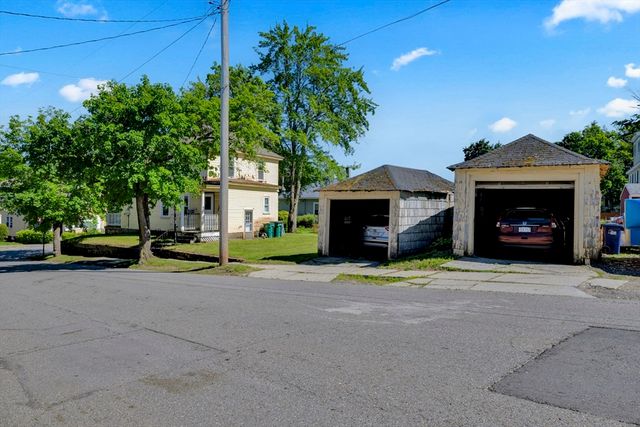 251 Boutelle St, Fitchburg, MA 01420