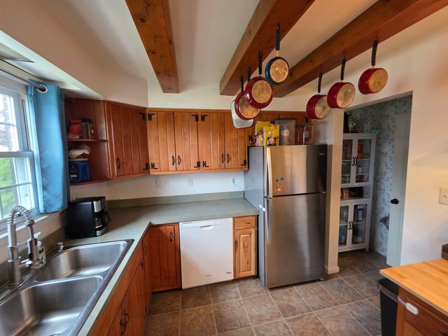 5020 Clifton DRIVE, Aliquippa, PA 15001