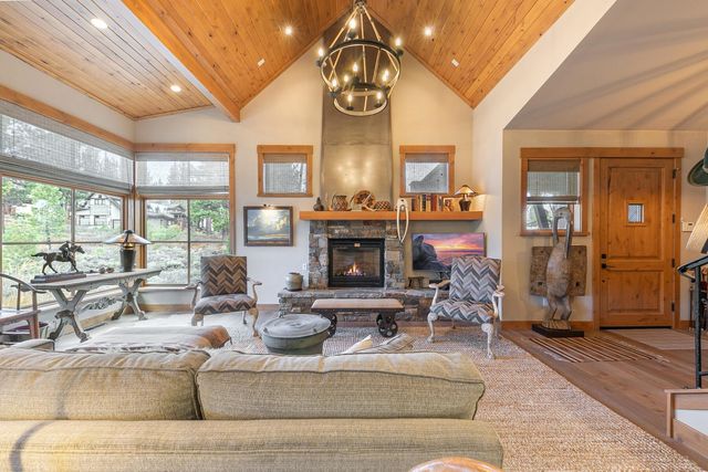 10200 Valmont Trail, Truckee, CA 96161