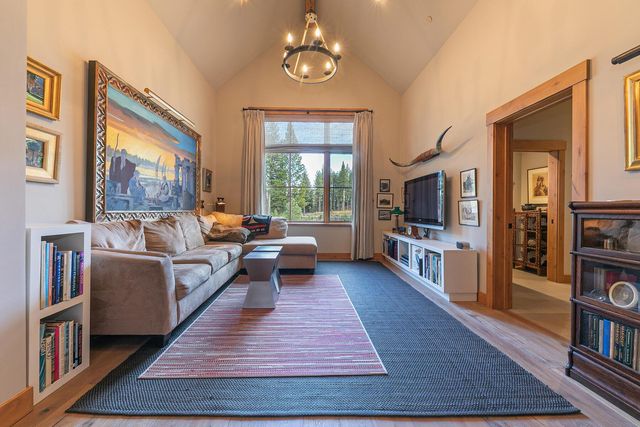 10200 Valmont Trail, Truckee, CA 96161