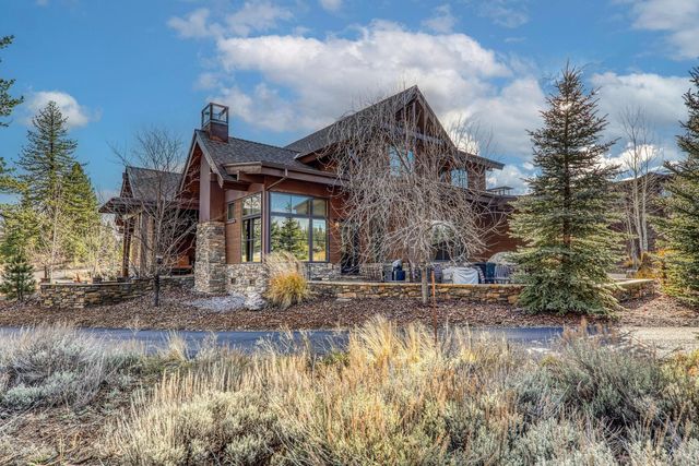 10200 Valmont Trail, Truckee, CA 96161